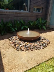Stand alone outdoor water feature